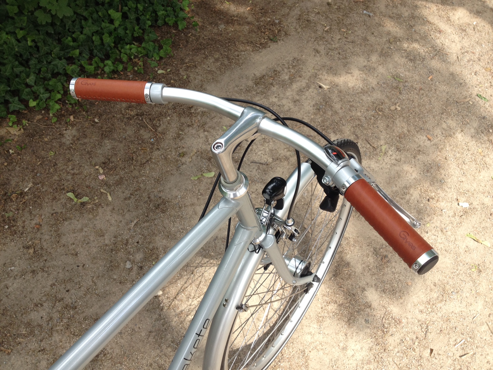 klassisches Stahlrahmen Trekkingrad RAKETE Fahrräder